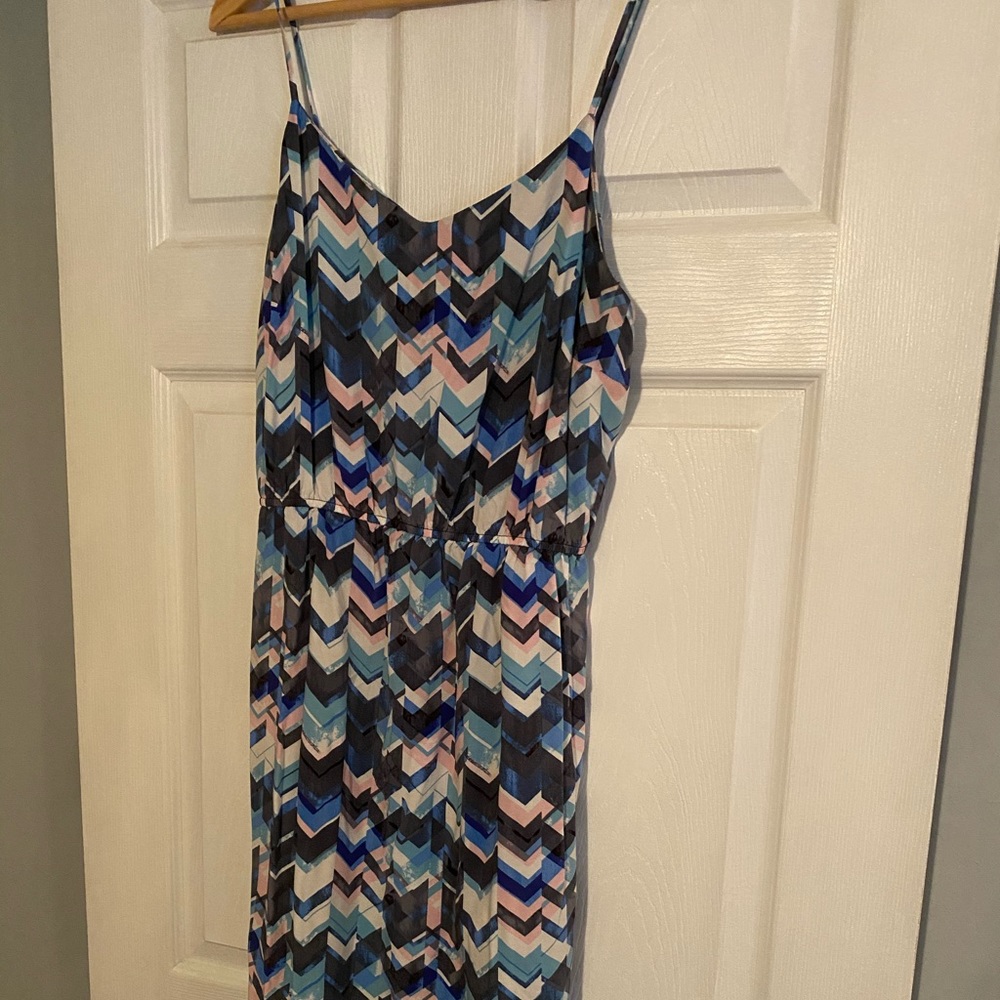 Midi length geometric gap dress